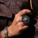 Pozłacany pierścień z motywem kwiatka z cyrkonii. ROSA NOCY