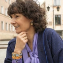 Szeroka pancerka z pomarańczowym paskiem. ZŁOCISTA ALEJA