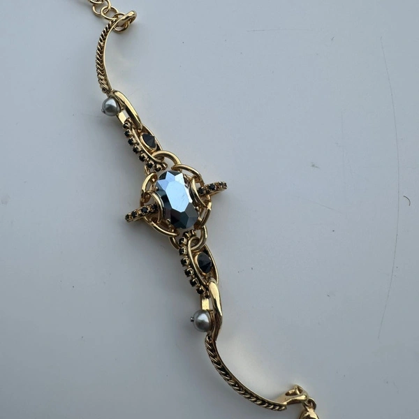 Bransoletka z perłami i kryształami w czerni i montana. PARYŻ TO MIŁOŚĆ