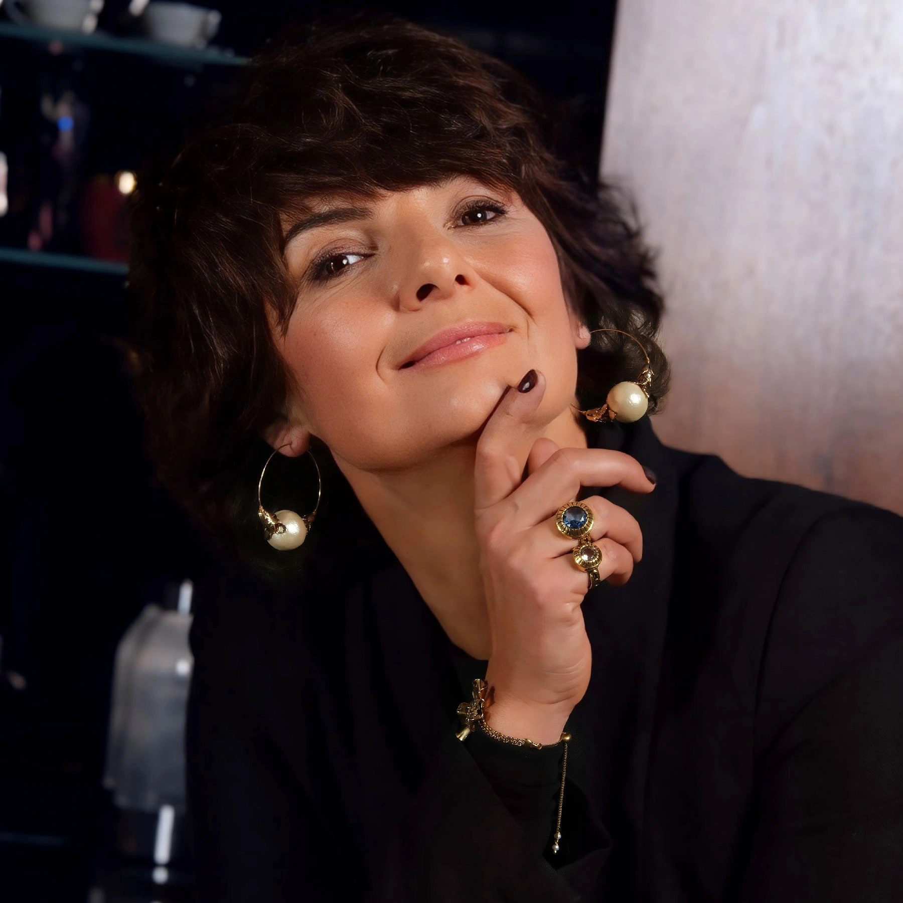 Duży pierścionek z niebieskim kryształem. NIEBIESKIE OCZY