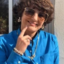 Złoty pierścionek na gumce z perełkami i kryształem. LAMPKA SZAMPANA