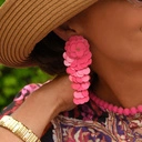 Długie kolczyki wiszące z różowymi płatkami z akrylu. HIACYNTY W ROZKWICIE