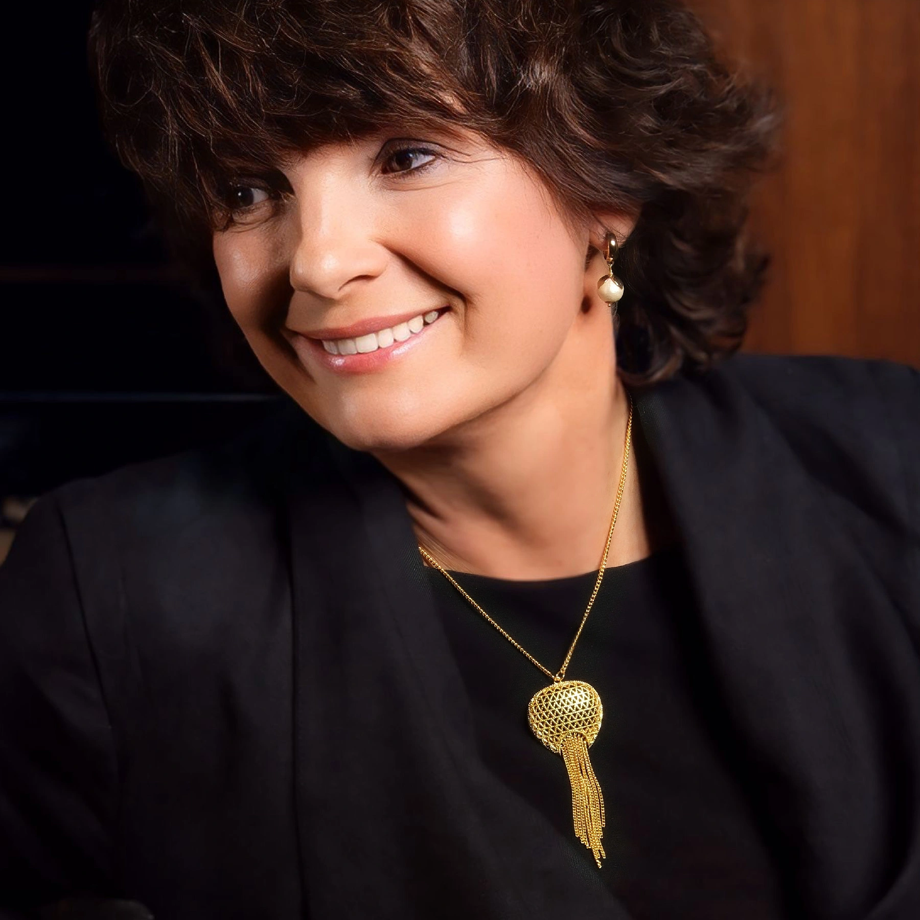 Złocony naszyjnik z ażurowym dekorem z łańcuszkami. BON AŻUR