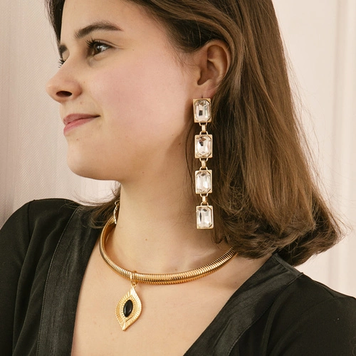 Długie kolczyki wkrętki z fasetowanymi cyrkoniami. CZYSTA PRAWDA