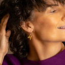 Złocone kolczyki z ażurowym motylkiem i kryształkiem. WESOŁKA