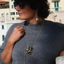 Regulowany naszyjnik z czarnymi ażurowymi dekorami. SIDŁA NAMIĘTNOŚCI