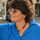 Naszyjnik z ciemnobrązowej ekoskóry z perłą hodowlaną. MGŁA NAD LASEM