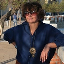 Kolczyki z czarnymi płatkami i kryształkami w tonie cabernet. KOCHA LUBI SZANUJE	