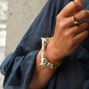 Pozłacany pierścień z głową zebry z cyrkoniami. PASKI MOCY