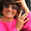 Złocony spiralny pierścionek z dekorami i kryształami. NOSTROMO