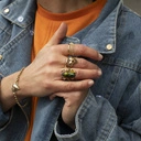 Pierścionek artystyczny skarabeusz, zdobiony emalią. WIECZNIE MŁODA