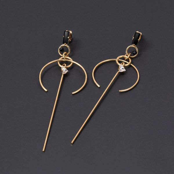 Pozłacane kolczyki półkola i patyczki z kryształkami. BALETNICE