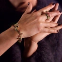 Złocona bransoletka z jadeitami i zawieszkami z kryształków. OWOCE LEŚNE