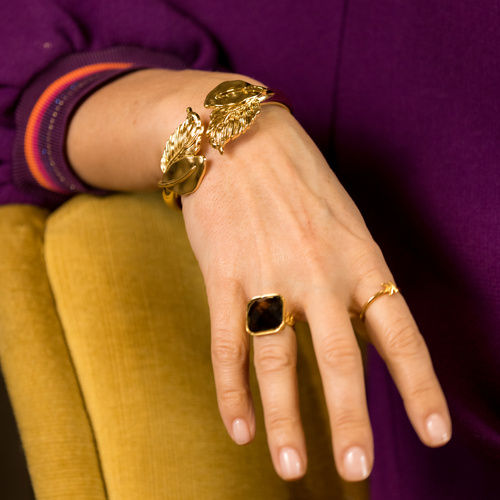 K – Kosmitka. Delikatny pierścionek z literką K