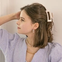 Złote kolczyki wkrętki z fasetowanymi cyrkoniami. ISKRZĄCE TRIO