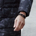 Bransoletka męska z czarnej liny żeglarskiej z szeklą. W DROGĘ