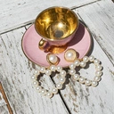 Duże kolczyki ze sztywną zawieszką w kształcie serca. NIEWINNY FLIRT