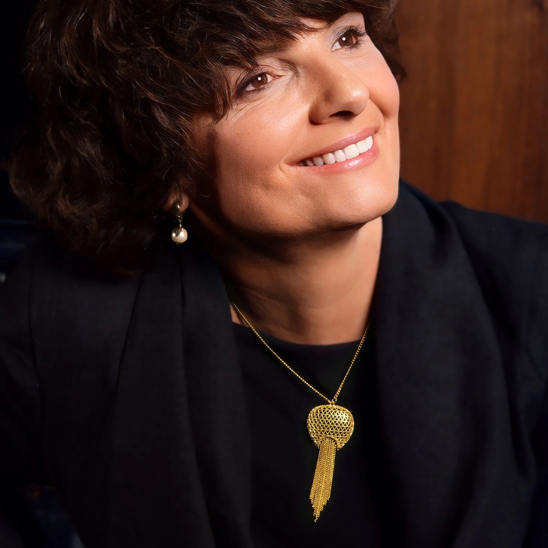 Złocony naszyjnik z ażurowym dekorem z łańcuszkami. BON AŻUR