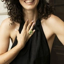 Duży pierścionek regulowany z kryształem i cyrkoniami. PIĘKNOŚĆ