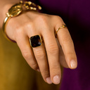 K – Kosmitka. Delikatny pierścionek z literką K