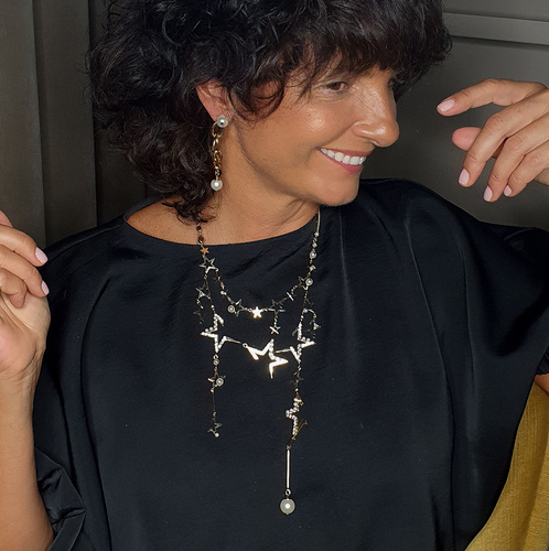 SEÑORITA. Pendientes colgantes con perla