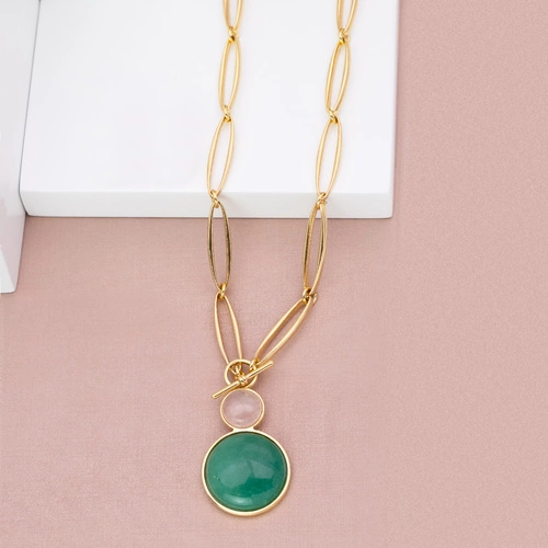 Krótki złocony naszyjnik z różowym i zielonym kwarcem. NOŚ MIŁOŚĆ W KWARCU