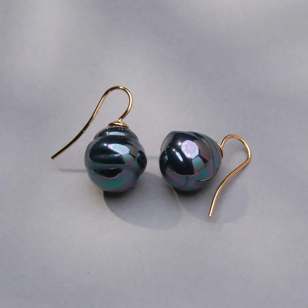 Kolczyki z amorficznymi perłami w zieleni i fiolecie. WYSPANA ANIELICA