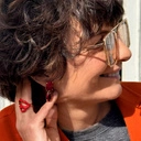 Kolczyki wiszące z dwóch czerwonych kryształów. STELLA D’ITALIA