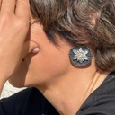 Pozłacane kolczyki z ozdobnym kwiatkiem z cyrkonii. WIOSNA W UMBRII