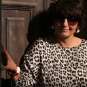 Złocona bransoletka pokryta białą i różową emalią. ISABELLA