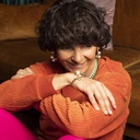 Zielony naszyjnik z koralików ze złotymi detalami. LETNIA ZIELEŃ