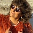 Krótki naszyjnik z dużych pereł w ciepłym odcieniu. W STYLU LAT 20-TYCH