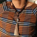 Naszyjnik z brązowych korali z agatem i chwostem. PIECZONE KASZTANY