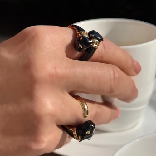 Regulowany pierścionek z dwiema głowami panter. KOCIE PRZYTULASKI