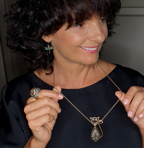 LIBÉLULA DE ESMERALDA. Pendientes colgantes con libélula