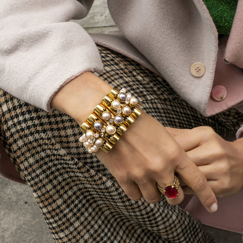 Wiosną soczyście. Pierścionek z oczkiem w bordowym kolorze