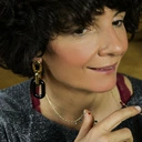 Długi pozłacany naszyjnik z kolorowymi cyrkoniami. CUKIERKI