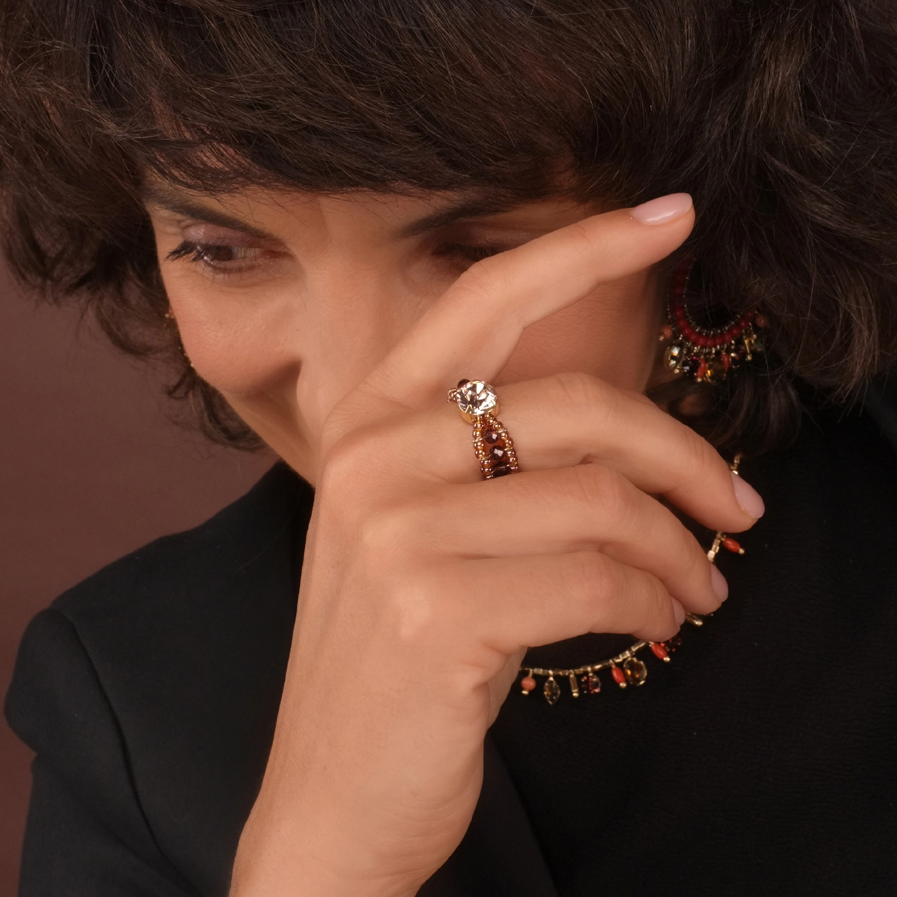 Pozłacany pierścionek z koralików z kryształem. DOBRY VIBE