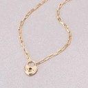 Okazały naszyjnik z łańcucha z dekorem. KŁÓDKA NA SZCZĘŚCIE