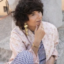 Długie pozłacane kolczyki wiszące z trzema sercami. DO ZAKOCHANIA