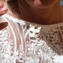 Pozłacany wisiorek z białą głową pantery i cyrkoniami. DZIKIE SPOJRZENIE