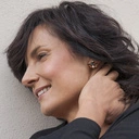 Delikatne geometryczne kolczyki wkrętki z kryształkami. WIATRACZKI