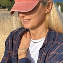 Bransoletka z paciorków Miyuki spięta dwoma kwiatami. BŁYSK MIŁOŚCI