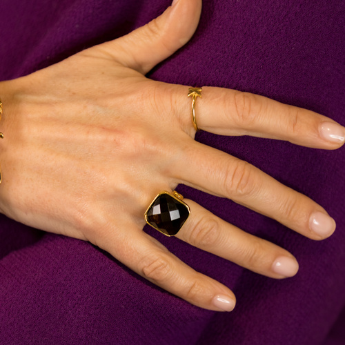 K – Kosmitka. Delikatny pierścionek z literką K