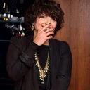 Złocone kolczyki z sercami z grawerowanymi motywami. CAŁYM SERCEM