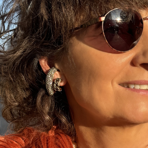 BUENOS DESEOS. Pendeintes delicado con cristal.