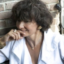 Krótki wisiorek na łańcuszku z prostokątnym kryształkiem. LEŚNA IGRASZKA