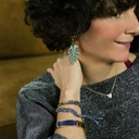 Kolczyki wiszące z turkusowym liściem monstery. ODROBINA EGZOTYKI