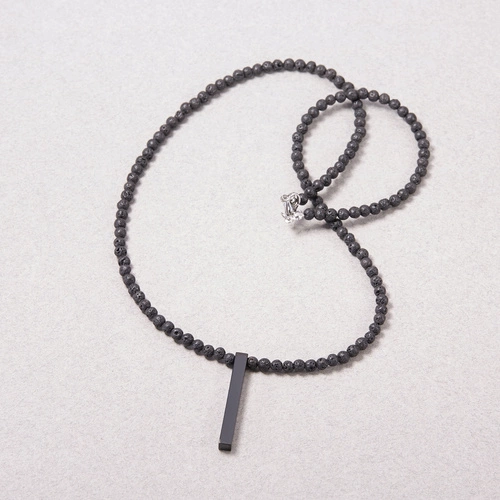 Męski naszyjnik z lawy z zawieszką do personalizacji. EKSPLOZJA