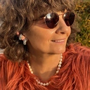 Srebrzone kolczyki w kształcie półokręgów z kryształami. ODWAŻ SIĘ